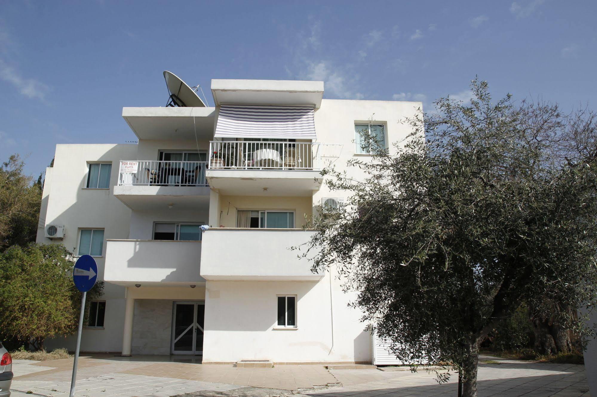 Faneromeni Court Apartamento Paphos Exterior foto